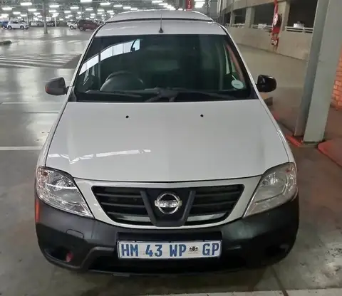 Nissan NP200