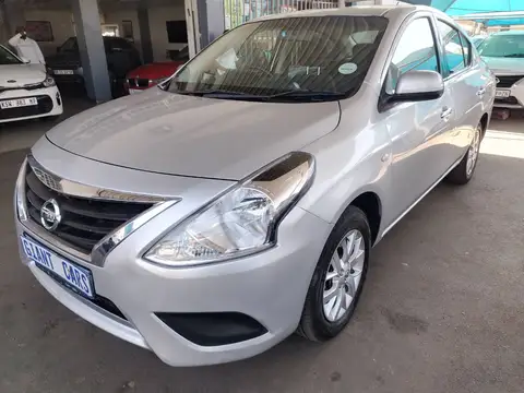 Nissan Almera