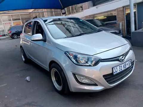 Hyundai i20  1.4 FLUID AUTO