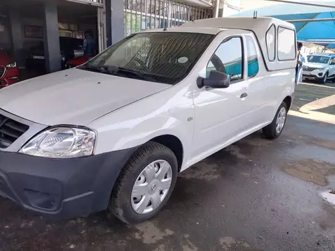 Nissan NP200