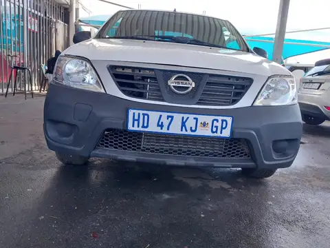 Nissan NP200 1.6 CANOPY