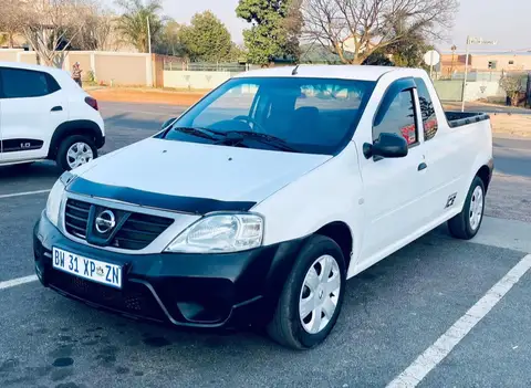 Nissan NP200 1.6 M/T