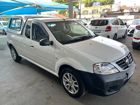 Nissan NP200