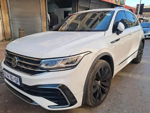 Volkswagen Tiguan IV 2.0 TSI R-Line DSG 4Motion