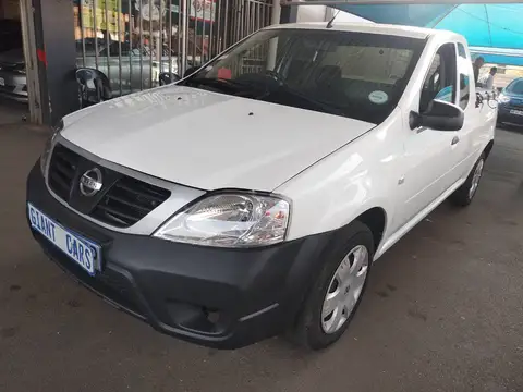 Nissan NP200