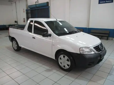 Nissan NP200 1.6i (Aircon) Safety