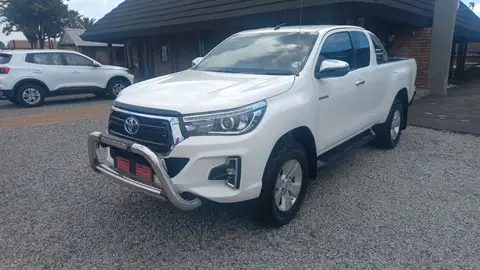 Toyota Hilux 2.8 GD-6 Raider Extra Cab 4x4