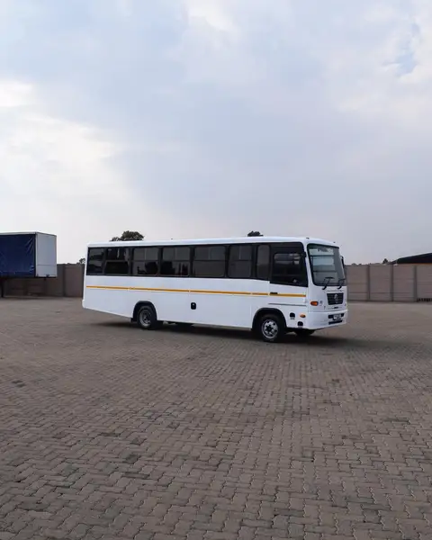 Volkswagen Transporter  9.150 37- SEATER BUS