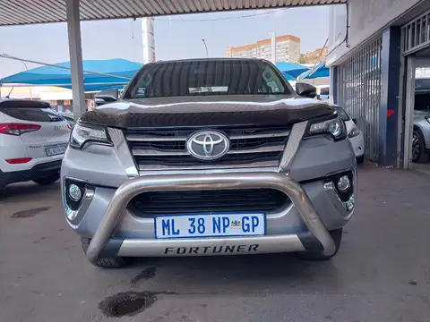 Toyota Fortuner 2.4GD6