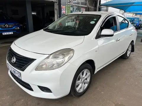 Nissan Almera