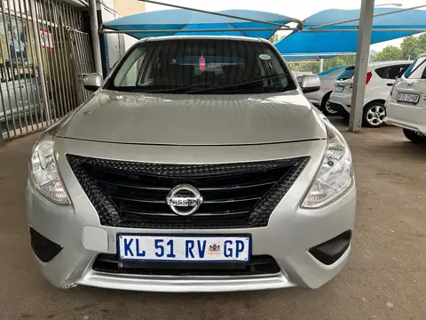 Nissan Almera