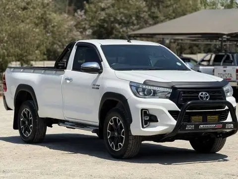 Toyota Hilux 2.8GD6 Legend 50