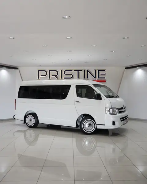 Toyota Quantum 2.7 GL 10-seater bus