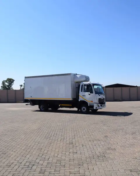 UD Trucks Kuzer  RKE 150 REFRIGERATED BODY 