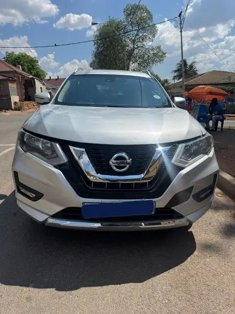 Nissan X-Trail 2.5 4x4 7 seats