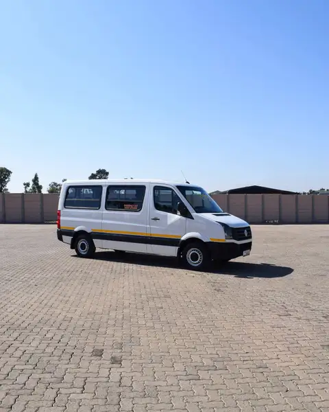 Volkswagen Caravelle 35 2.0TDi 80KW 17-SEATER BUS