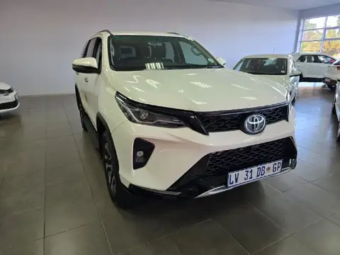 Toyota Fortuner VI 2.4GD-6 Auto 4x4 