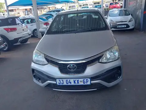 Toyota Etios 1.5 sedan 