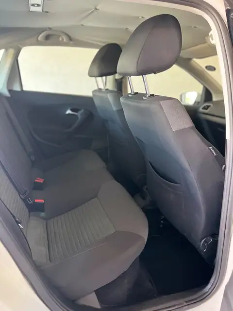 Volkswagen Polo Confort Line hatchback 