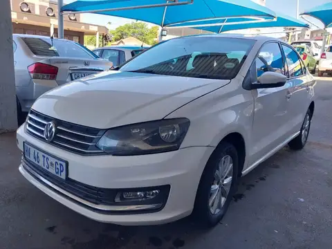 Volkswagen Polo 1.6 sedan
