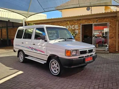 Toyota Venture  2200 GLE