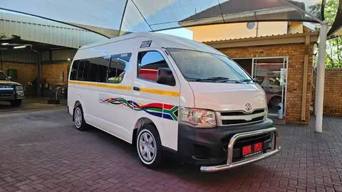 Toyota Quantum 2.5 D-4D Sesfikile 16-seat