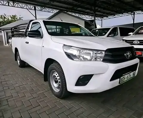 Toyota Hilux 2.4GD-6 SRX