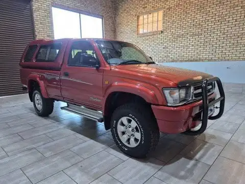 Toyota Hilux 3000 KTZE Raider  Raised Body 