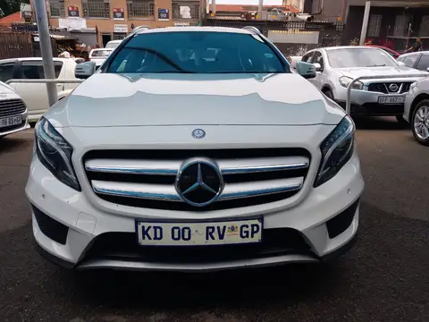 Mercedes Benz CLA-Class CLA 220