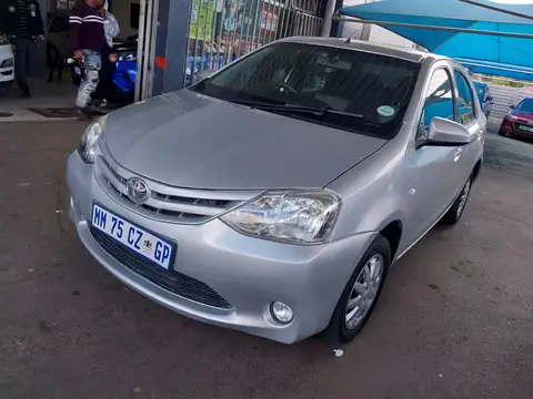 Toyota Etios 1.5 sedan 