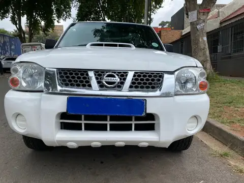 Nissan NP300 Hardbody 2.5 Dci 4x4 Diesel 