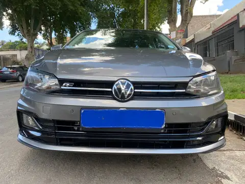 Volkswagen Polo 8 Tsi 1.0 RLINE with sunroof 