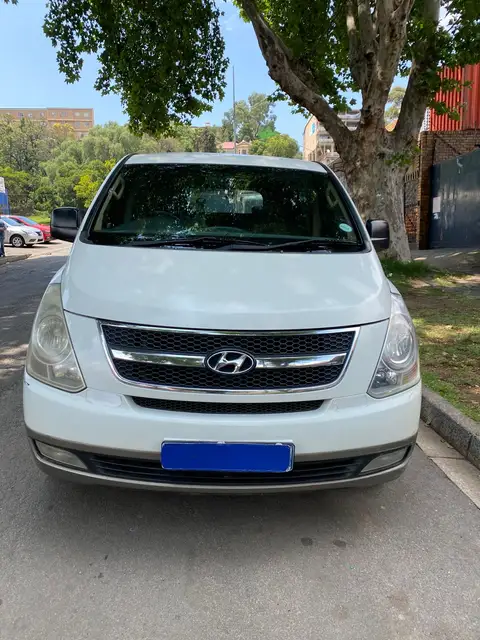 Hyundai H-1 VAN 2.4 Vvti with 9 seats 