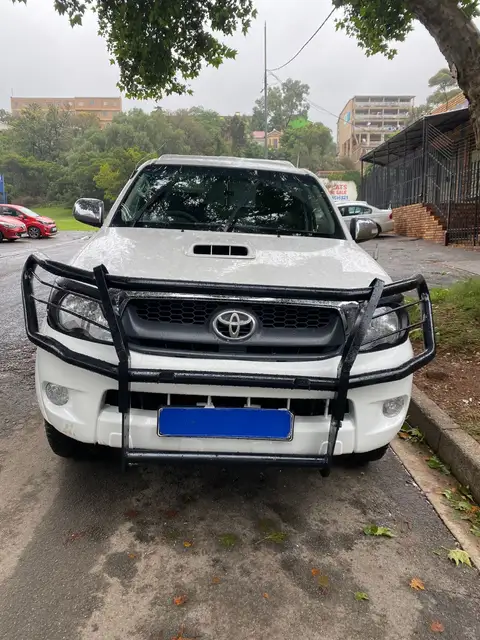 Toyota Hilux Single Cab Raider 3.0 D4D 4x2 with Canopy 