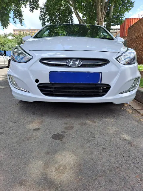 Hyundai i20 1.6 Fluid Sedan Automatic 