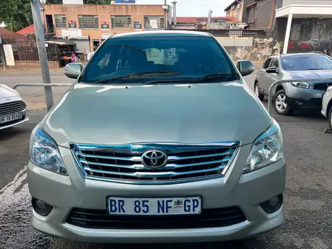 Toyota Innova 2.7