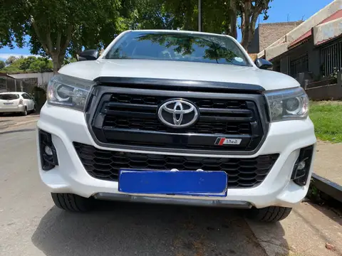 Toyota Hilux Double Cab Dakar 4x4 Automatic 