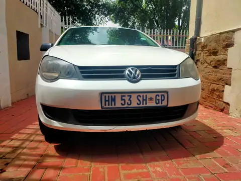 Volkswagen Polo Vivo 1.6 Sedan Automatic 