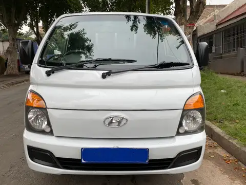 Hyundai H100 2.6 Canopy and leather seat's 