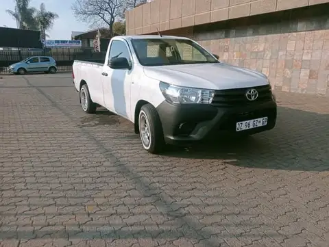 Toyota Hilux 2.4 GD Aircon Single Cab 