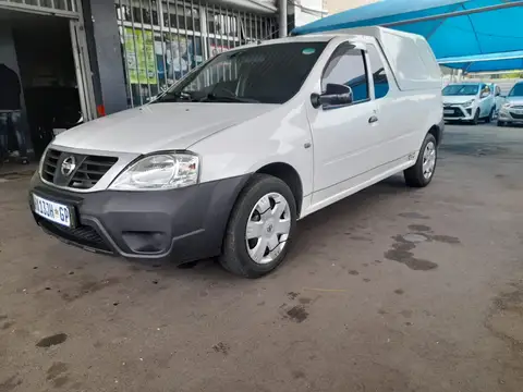 Nissan NP200