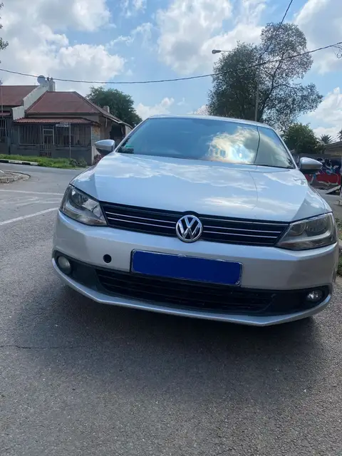 Volkswagen Jetta 2.0 Tdi Bluemotion Automatic 