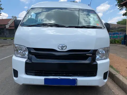 Toyota Quantum 2.5 D4D with 16 seats