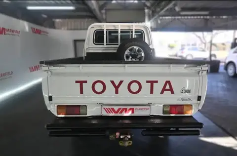 Toyota Land Cruiser 79 V8