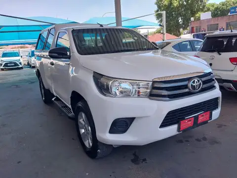 Toyota Hilux 2.4