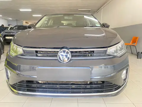 Volkswagen Polo Life Sedan