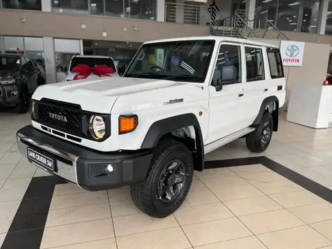 Toyota Land Cruiser 2.8GD-6 Station Wagon