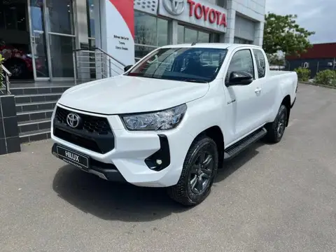 Toyota Hilux 2.4GD-6 Xtra Cab Raider Auto