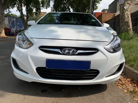 Hyundai Accent 1.6 Fluid 