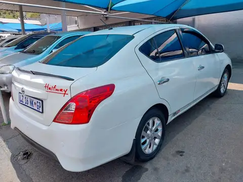 Nissan Almera